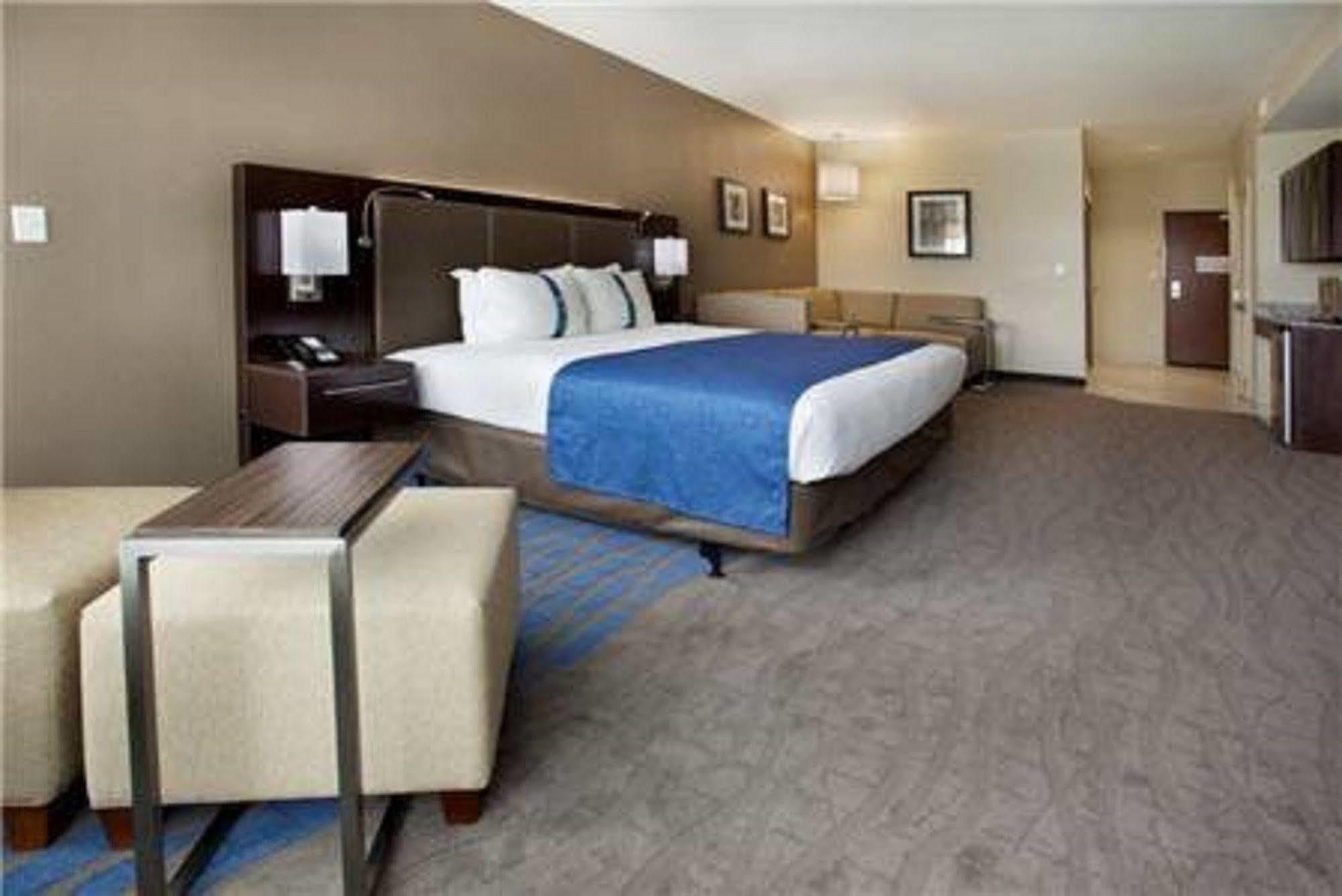 Holiday Inn Hotel & Suites Northwest San Antonio By Ihg Номер фото